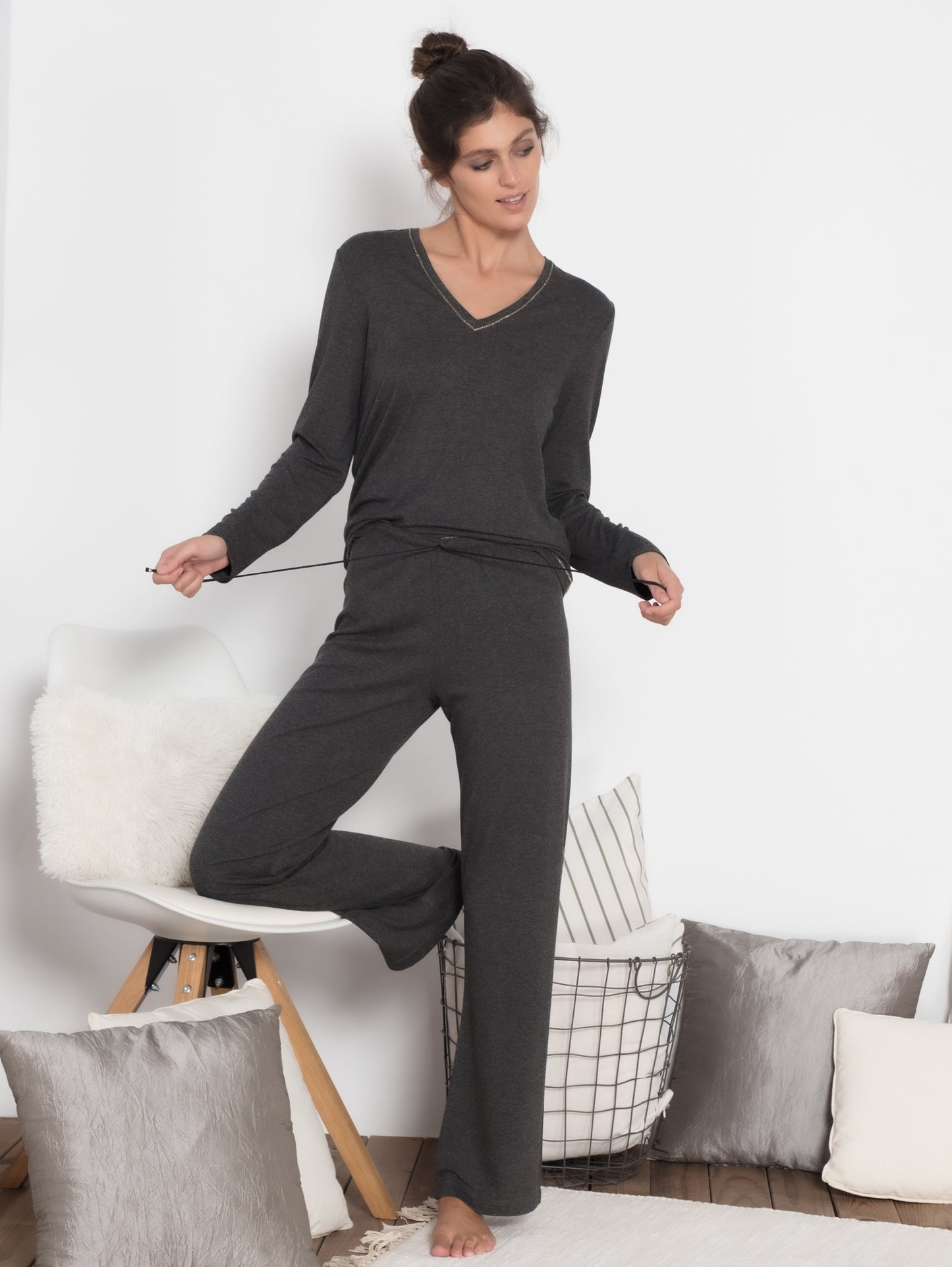 camiseta de pijama escote pico colección Homewear MONICA LENDINEZ