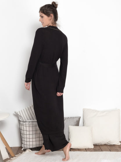 bata de punto para mujer, color negro de la colección Homewear MONICA LENDINEZ
