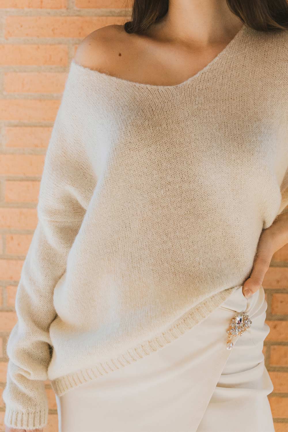 falda ceñida con broche