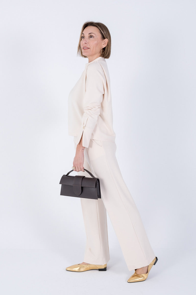 Jersey cisne en color crudo. Colección otoño invierno 2024/25 MONICA LENDINEZ